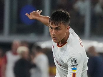 La primera ovación a Dybala en el Olímpico de Roma