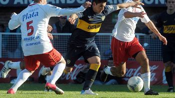 boca empato con argentinos y no pudo escaparse en la punta