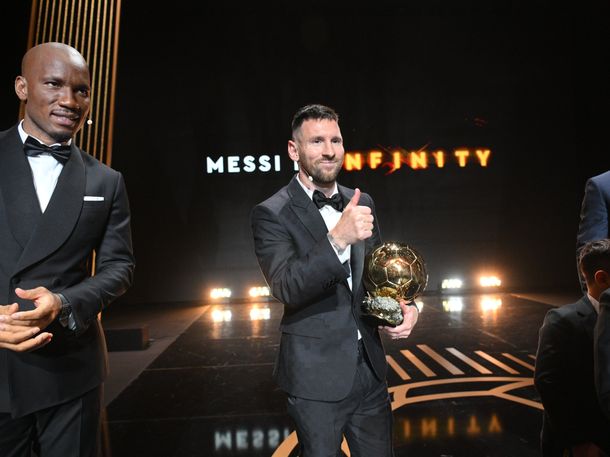 Messi le dedicó el Balón de Oro a la selección argentina en las redes  sociales