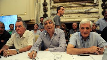 los jefes de las centrales sindicales se reunieron con diputados opositores los jefes de las centrales sindicales se reunieron con diputados opositores