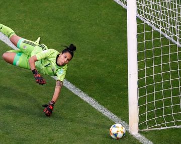 VIDEO: Así fue el penal que atajó Vanina Correa para salvar a Argentina con Inglaterra