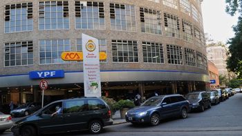 estacioneros garantizan suministro de naftas pese al paro de camioneros estacioneros garantizan suministro de naftas pese al paro de camioneros