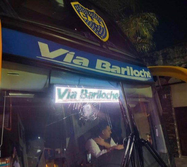 Apedrearon el micro de Boca antes del partido con Racing