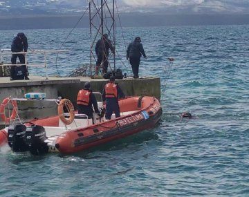 Un prefecto salvó a una mujer que cayó al lago Nahuel Huapi en Bariloche