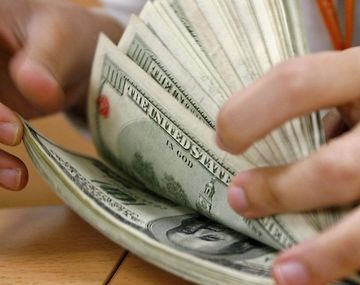 Tipo de cambio: flotación administrada y dólar más caro para bienes de lujo