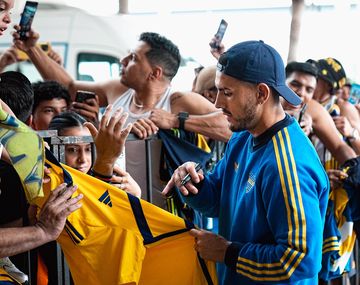 Boca llegó a Ecuador y fue recibido por sus hinchas para el duelo clave de Copa