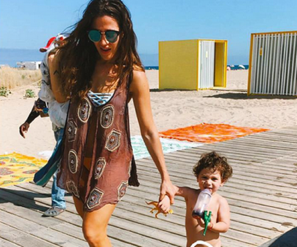 Jimena Barón, divertida en Barcelona con su hijo: ¡mirá los alocados videos de su viaje!