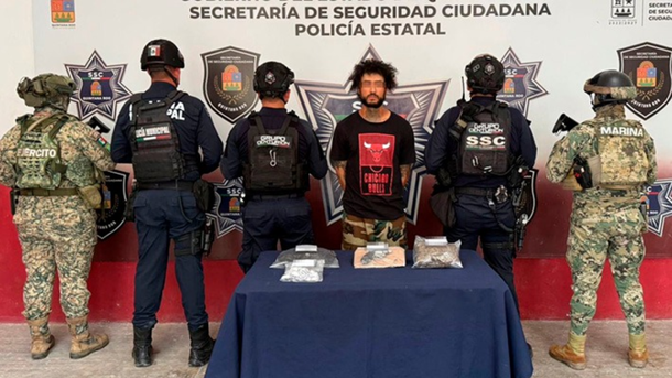 La foto oficial de la detención de Kevin N en Quintana Roo.