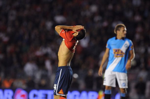 Independiente no pudo con Villa San Carlos y sigue en crisis