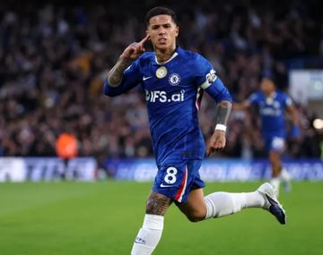 El golazo de Enzo Fernández para Chelsea que complica al Tottenham de Cuti Romero