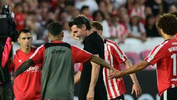 Estudiantes rindió homanaje a Eduardo Domínguez. Estudiantes rindió homanaje a Eduardo Domínguez.