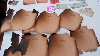 time warp: encontraron una bolsa con documentacion que habia sido quemada time warp: encontraron una bolsa con documentacion que habia sido quemada