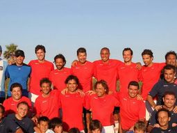Tinelli y Trezeguet jugaron al fútbol en Punta del Este