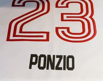 De estreno: las primeras imágenes de la nueva camiseta alternativa de River