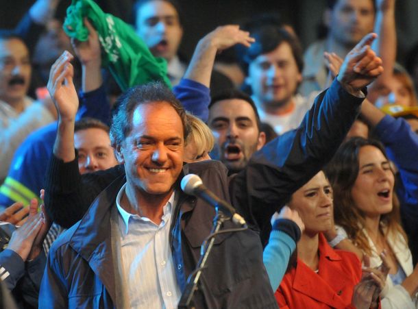 Scioli fue el candidato con más menciones en las redes sociales