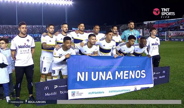 Antes de ser condenado por violencia de género, Sebastián Villa posó con un cartel de Ni una menos