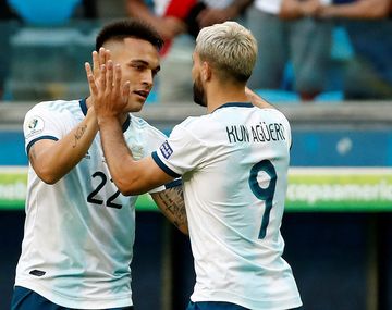 Lautaro Martínez y Sergio Agüero