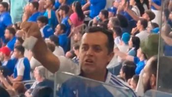 cruzeiro quedo bajo investigacion de conmebol por un gesto hacia simpatizantes de boca cruzeiro quedo bajo investigacion de conmebol por un gesto hacia simpatizantes de boca