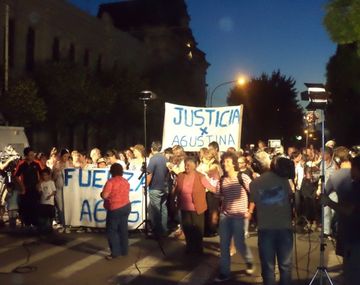 Marcha de los vecinos en reclamo de justicia. Foto Gentileza ABC Saladillo.