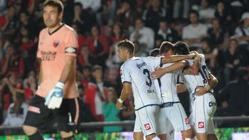 quilmes goleo a colon y consigue algo de oxigeno quilmes goleo a colon y consigue algo de oxigeno