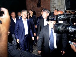 macri, tras la reunion con cristina: hablamos de la ceremonia de traspaso macri, tras la reunion con cristina: hablamos de la ceremonia de traspaso