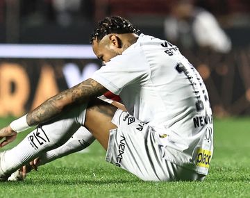 Desconsolado: el llanto de Neymar luego de la derrota 6-0 del Santos