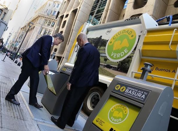 El Gobierno porteño coloca contenedores verdes en el microcentro