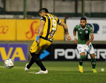 Las fotos del triunfo de Santamarina ante Ferro