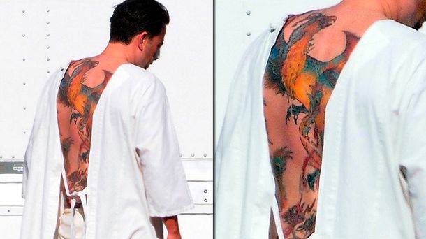 Ben Affleck se tatuó la espalda, después de separarse