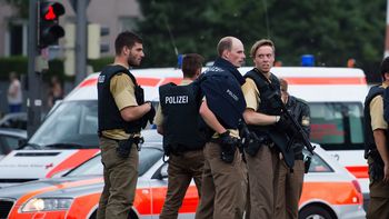 investigan si uno de los muertos cerca del shopping en munich es un tirador investigan si uno de los muertos cerca del shopping en munich es un tirador