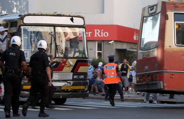 Cinco heridos en la previa del partido entre River y Vélez