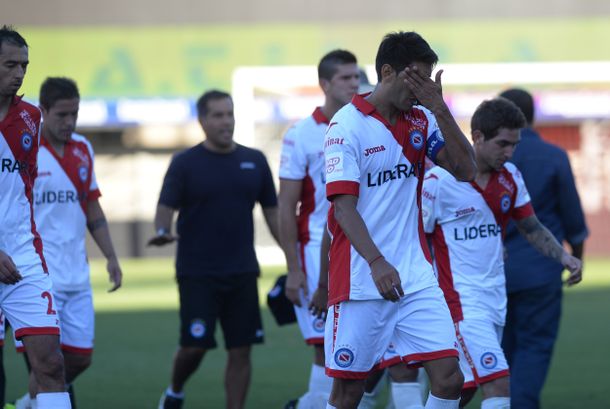 Argentinos Juniors perdió la categoría por el empate de Olimpo y River