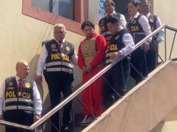 Así trasladaban a Matías Ozorio al aeropuerto para ser extraditado a la Argentina.