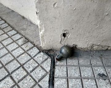 No era una bomba, era una bocha de la palanca de cambios