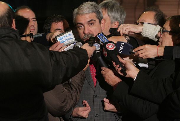 Aníbal: Me tiene sin cuidado lo que haga Massa