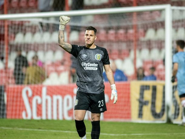 Gaspar Servio fue el arquero más goleador del 2022 en el fútbol mundial