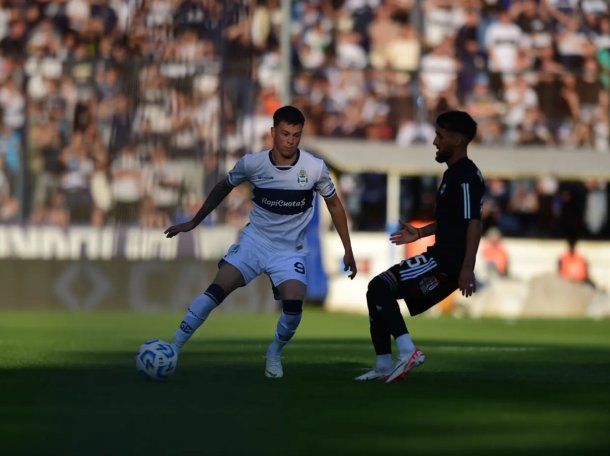 Gimnasia vs Deportivo Riestra por el Torneo Apertura 2025: hora, formaciones y TV