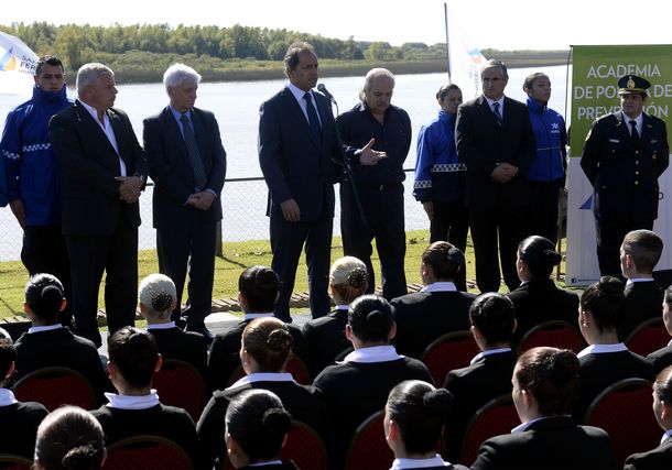 Scioli: No estamos para comentar los problemas sino para resolverlos