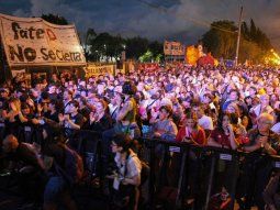 no cierra: trabajadores de fate realizaron festival para reclamar la reapertura no cierra: trabajadores de fate realizaron festival para reclamar la reapertura