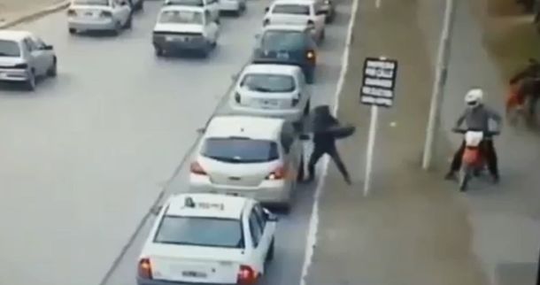 Violento ataque motochorro en Bahía Blanca: se fueron sin nada