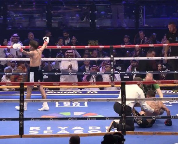 Boxeo: el nocaut que sufrió el Puma Martínez en el round 10 ante Jesse Rodríguez en Riad