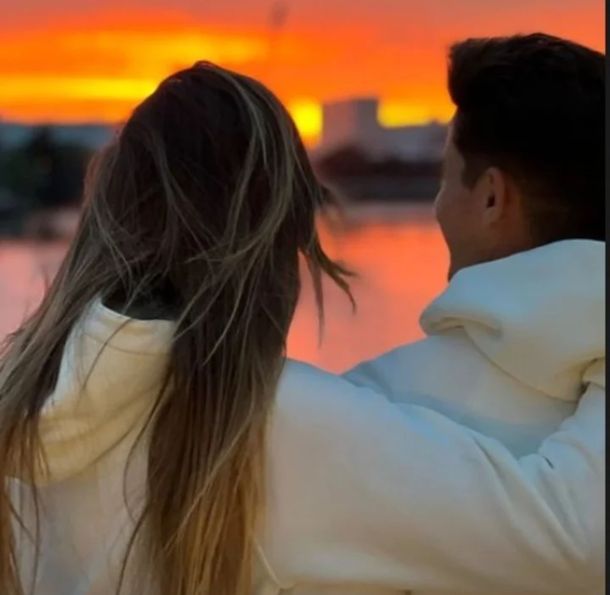 Julián Álvarez y un nuevo posteo junto a su novia