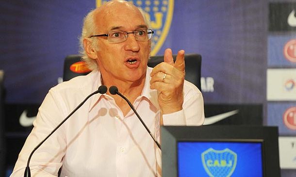 Con Falcioni descartado, la dirigencia va por Carlos Bianchi
