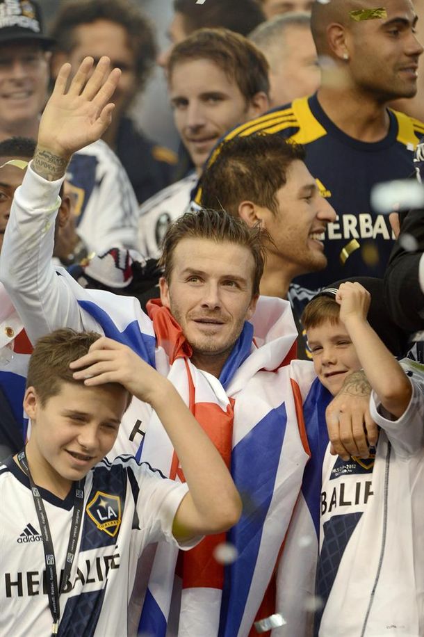 David Beckham se retiró del fútbol de EEUU con otro título