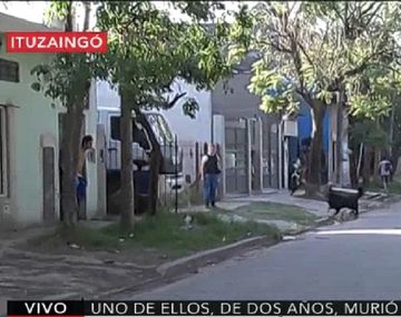 Un mujer atacó a tres de sus hijos y uno murió