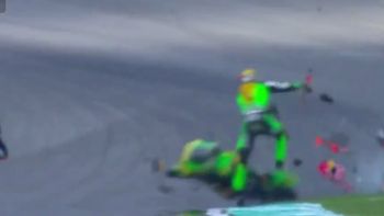 estremecedor accidente en moto3: dos pilotos chocaron y uno fue operado de urgencia estremecedor accidente en moto3: dos pilotos chocaron y uno fue operado de urgencia