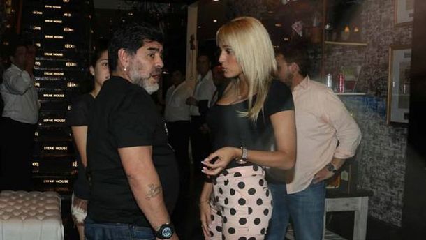 Aseguran que hay otra mujer en la vida de Diego Maradona