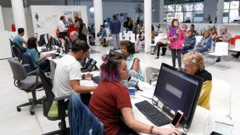 es oficial el aumento de 2% para estatales y un bono de $50 mil por unica vez es oficial el aumento de 2% para estatales y un bono de $50 mil por unica vez