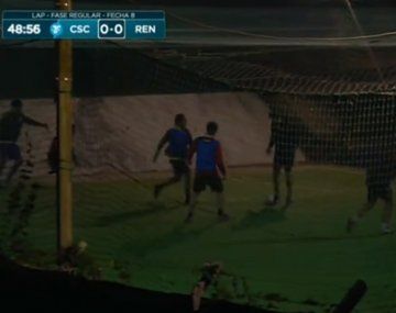 Se cortó la luz en pleno partido y transmitieron un picadito