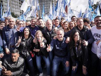 Masiva marcha de La Cámpora a Plaza de Mayo desde la ex Esma